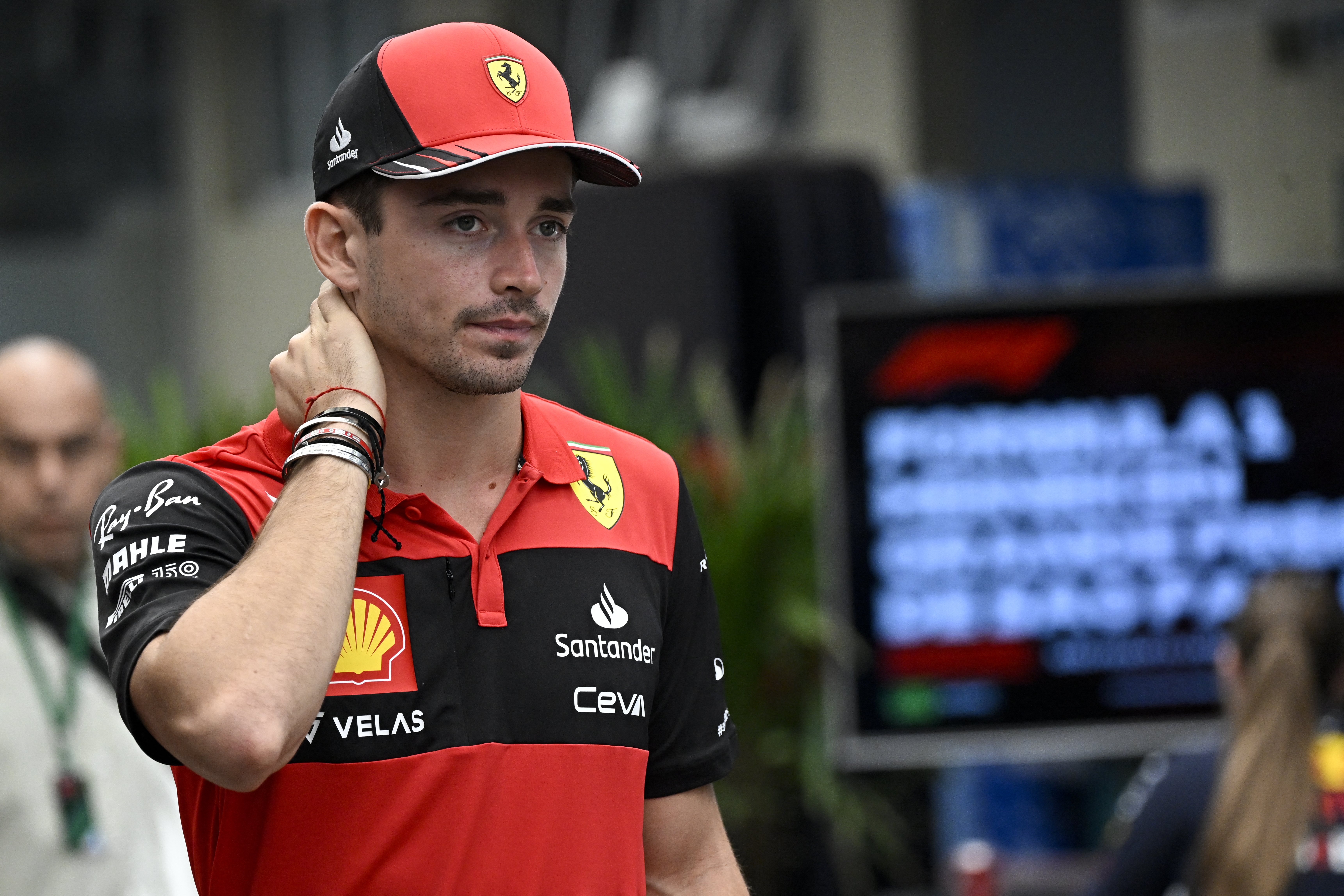 Leclerc pede “transição tranquila” na chefia da Ferrari: “Precisamos pensar no futuro”