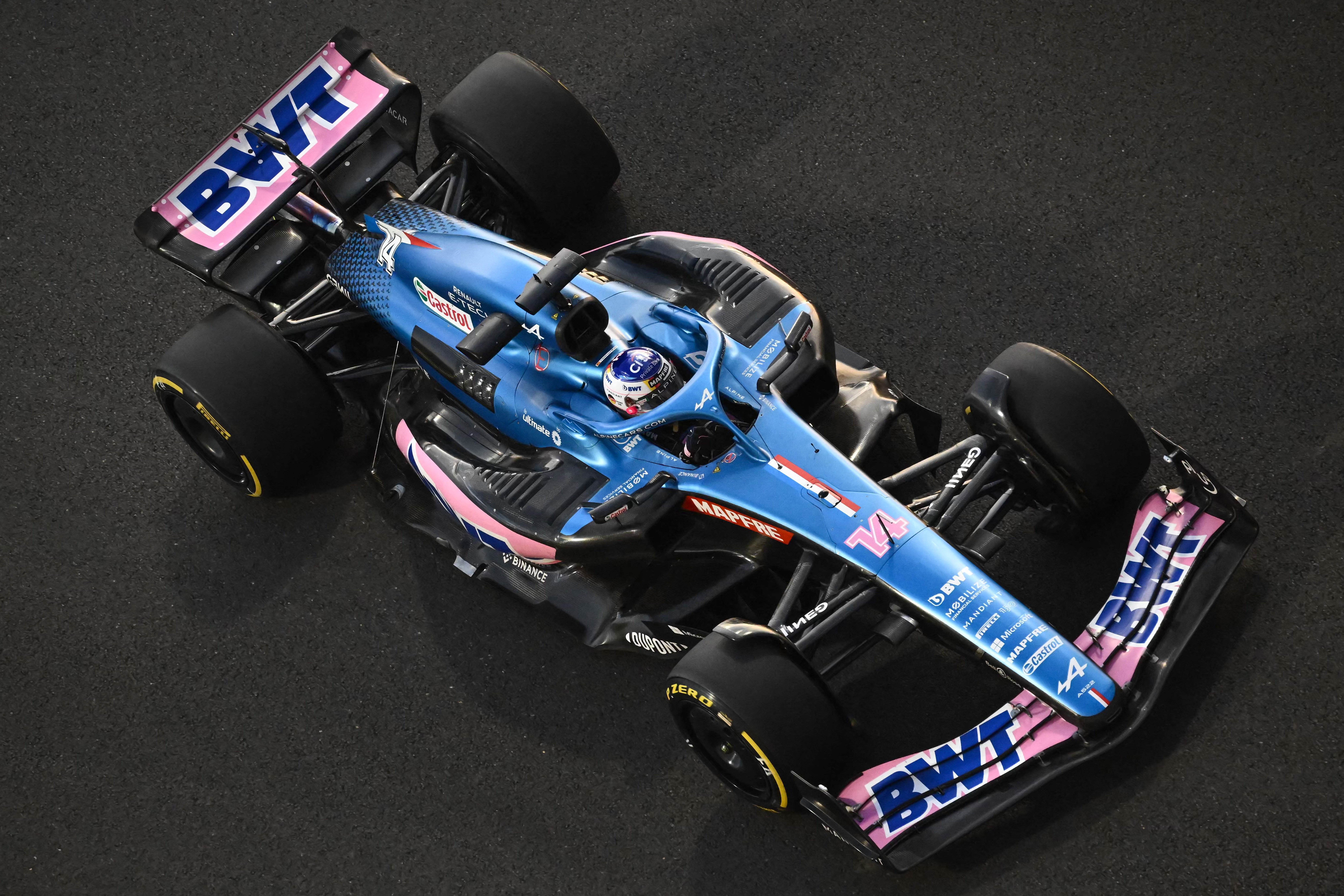 Alonso elogia carro em Abu Dhabi e fala em “desfrutar cada momento” com Alpine