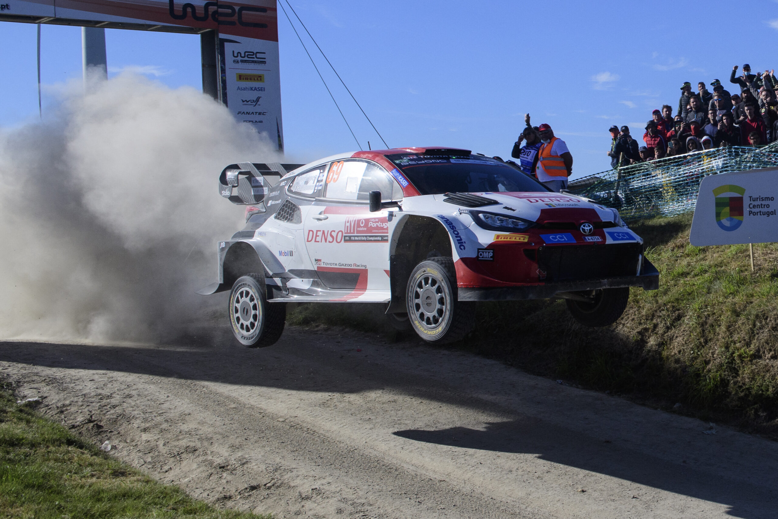Rovanperä se impone ante rivales y vuelve a la victoria en el WRC en el Rally de Portugal