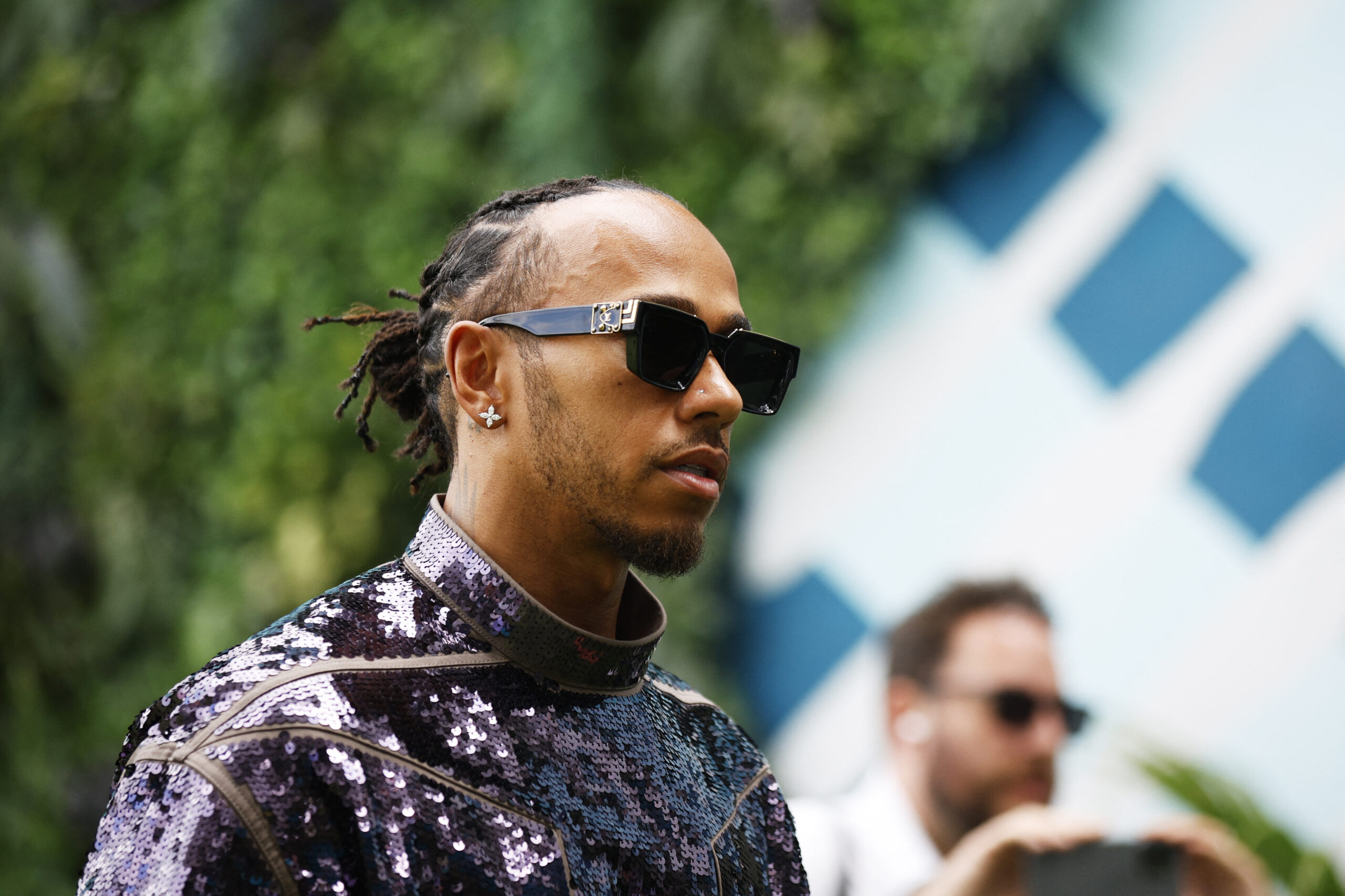 Hamilton manifesta apoio a Vini Jr. após ataques racistas na Espanha: “Ao seu lado”