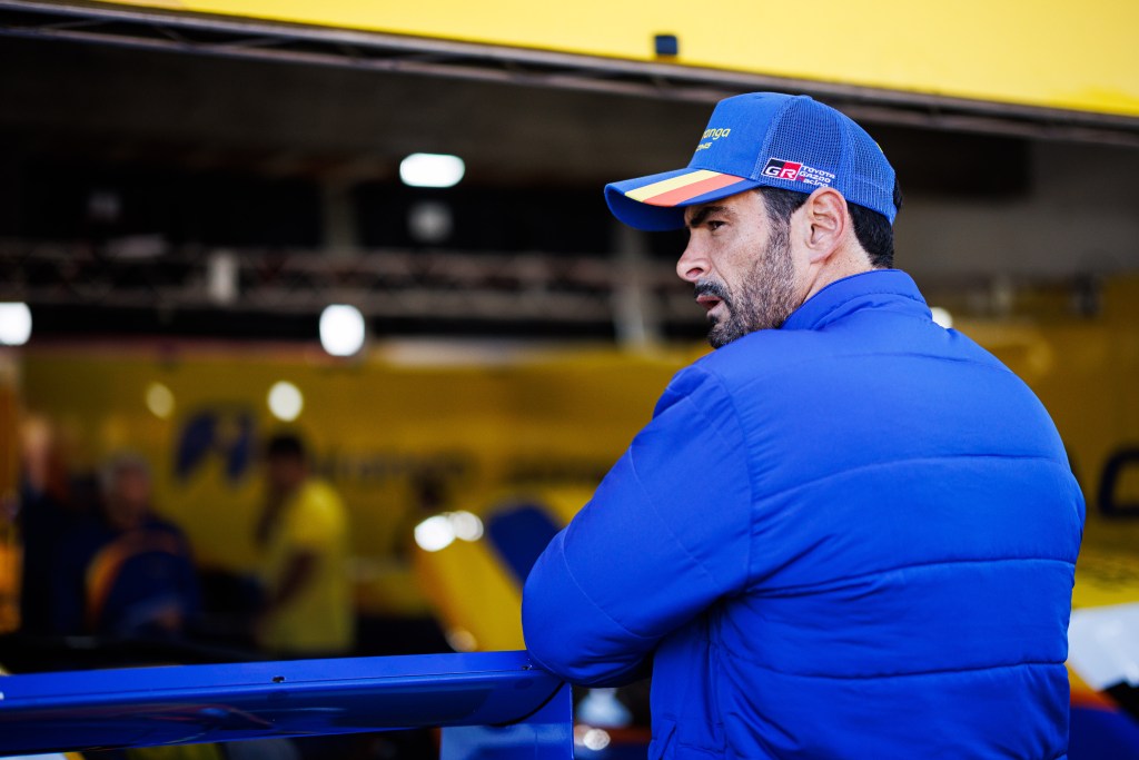 Camilo celebra “fim de semana perfeito” e aprova “carro fantástico” em Tarumã