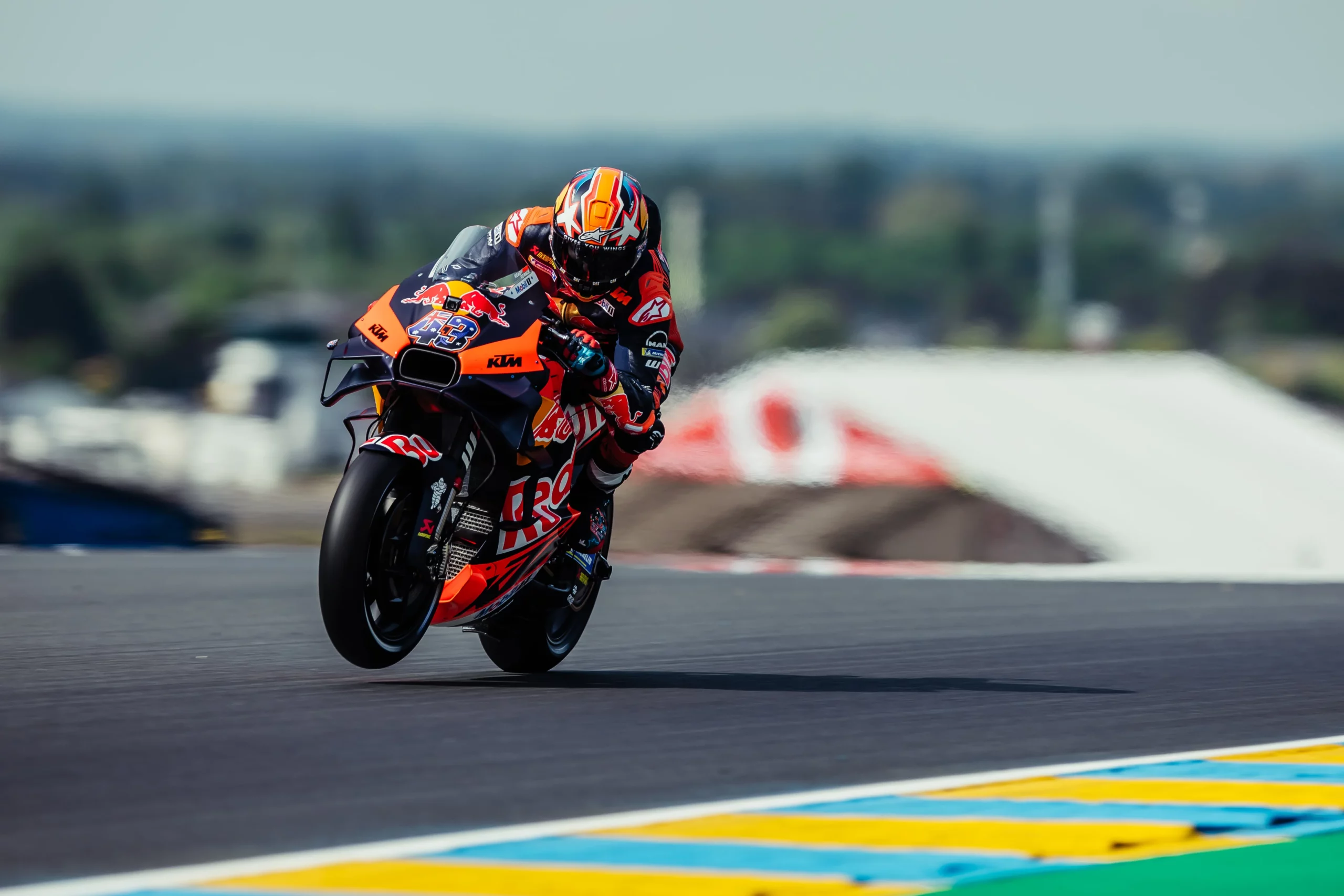 Miller repite y domina la libre 2 del GP de Francia, problemas para Bagnaia y Márquez