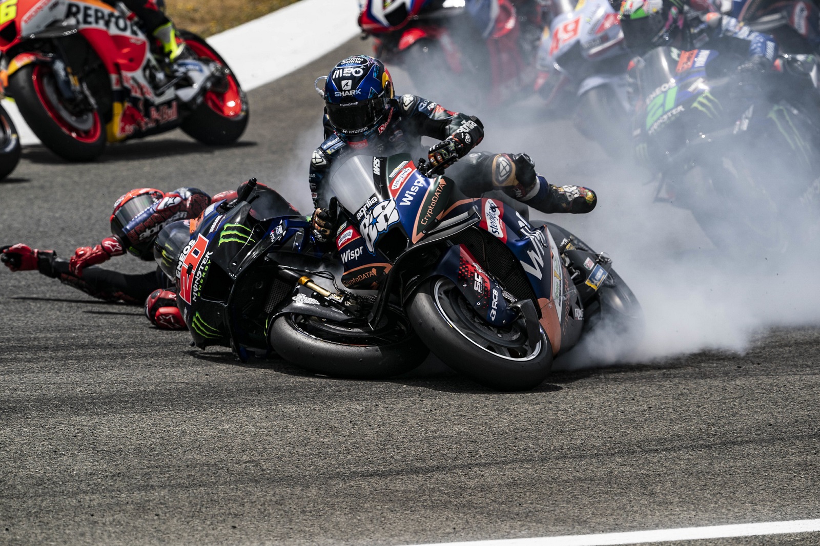 Los pilotos ganan el pulso y fijan una reunión con los comisarios de MotoGP para Le Mans