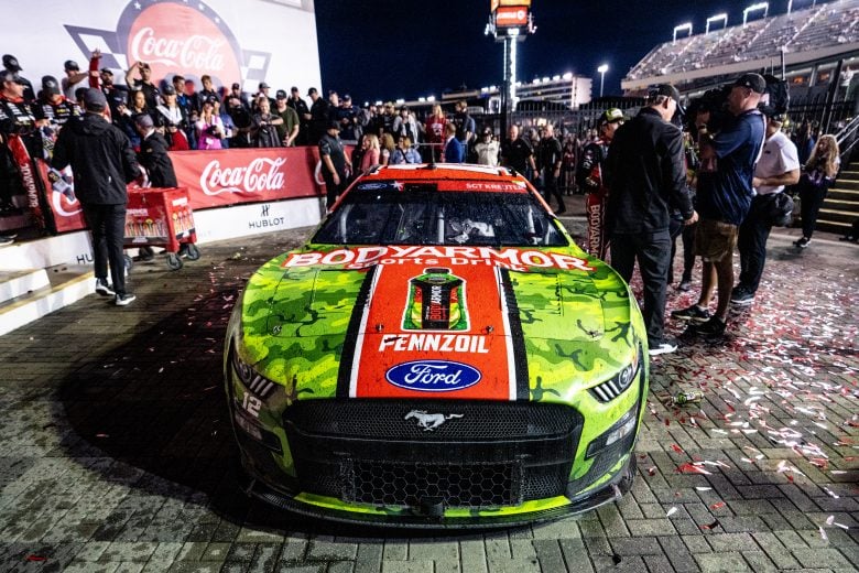 Blaney garante vaga com vitória em Charlotte. Confira classificados para playoffs da Nascar