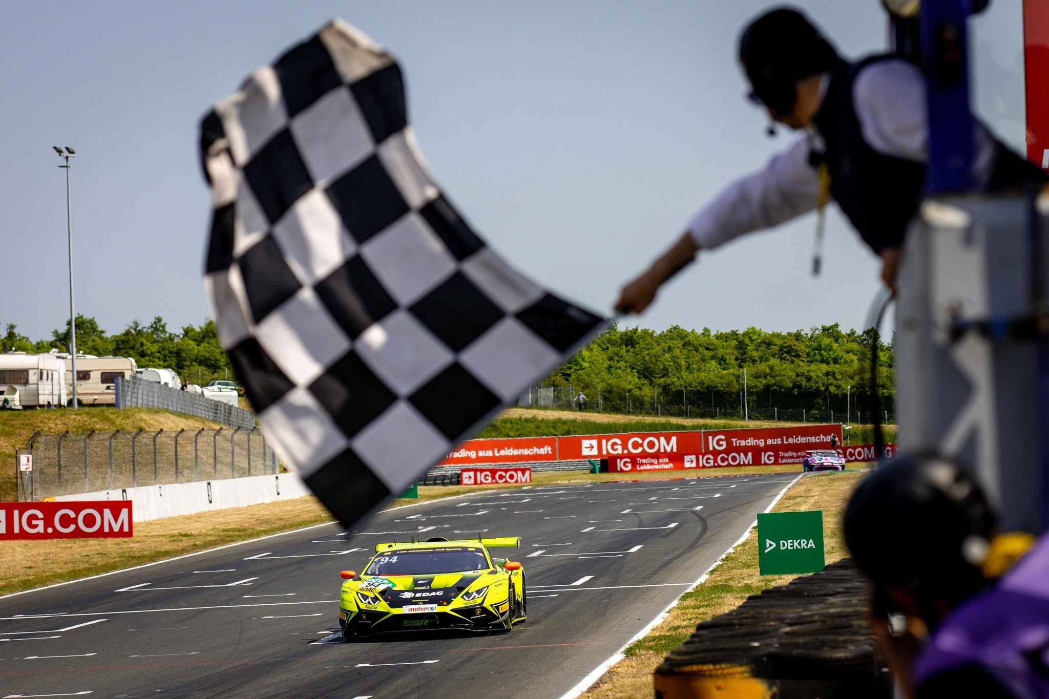 De ponta a ponta, Perera leva corrida 1 do DTM 2023 em Oschersleben