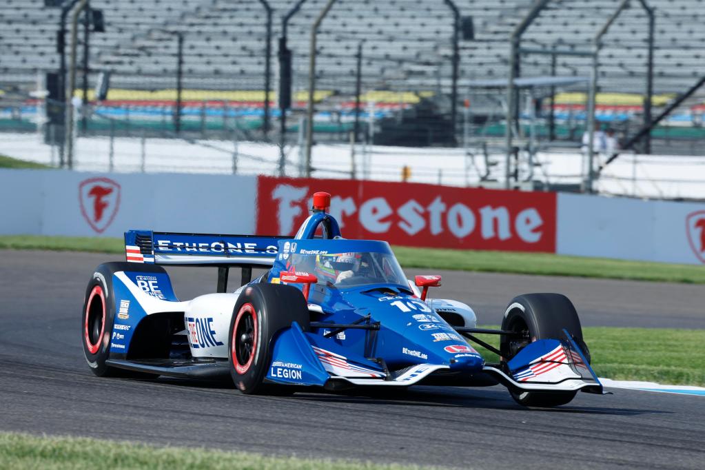 Palou gana la batalla contra O’Ward y vence con autoridad el GP de Indianápolis