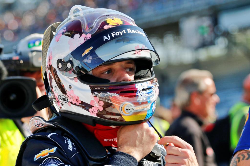 Foyt acerta renovação e mantém Ferrucci no #14 na temporada 2024 da Indy