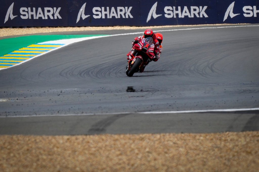 Bagnaia segue na liderança após pódio na sprint da França. Confira classificação