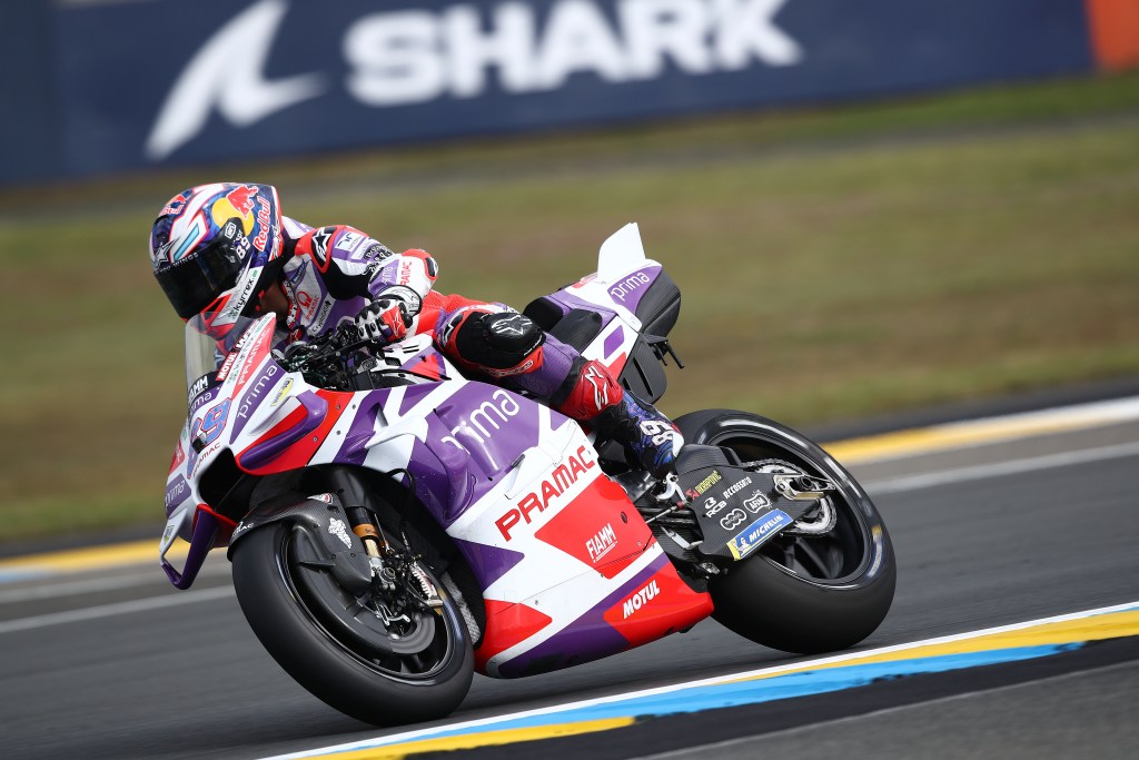 Martín brilha e vence tranquilo corrida sprint da MotoGP na França. Bagnaia é 3º