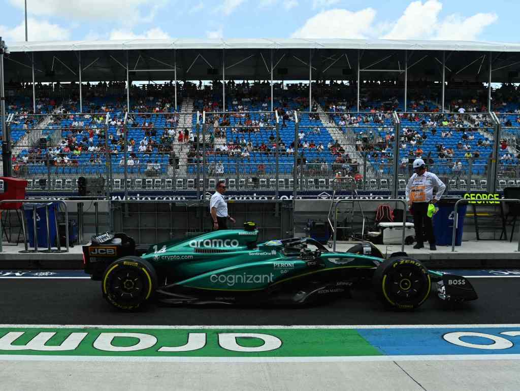Alonso se emociona con el Aston Martin que “renació” en la calificación de Miami