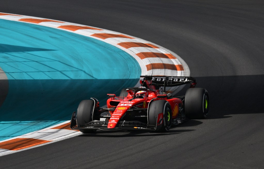 Ferrari admite “inconsistência” em Miami e vê Leclerc e Sainz em ‘montanha-russa’