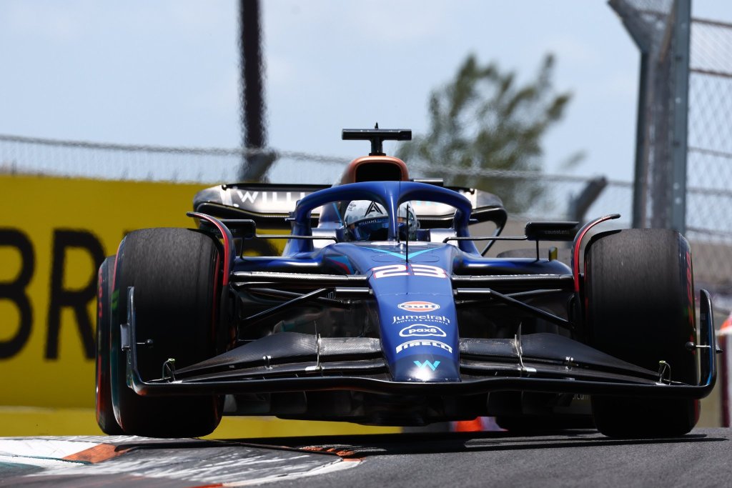 Williams lamenta “corrida rara” em Miami e defende Albon: “Não deu para manter posição”