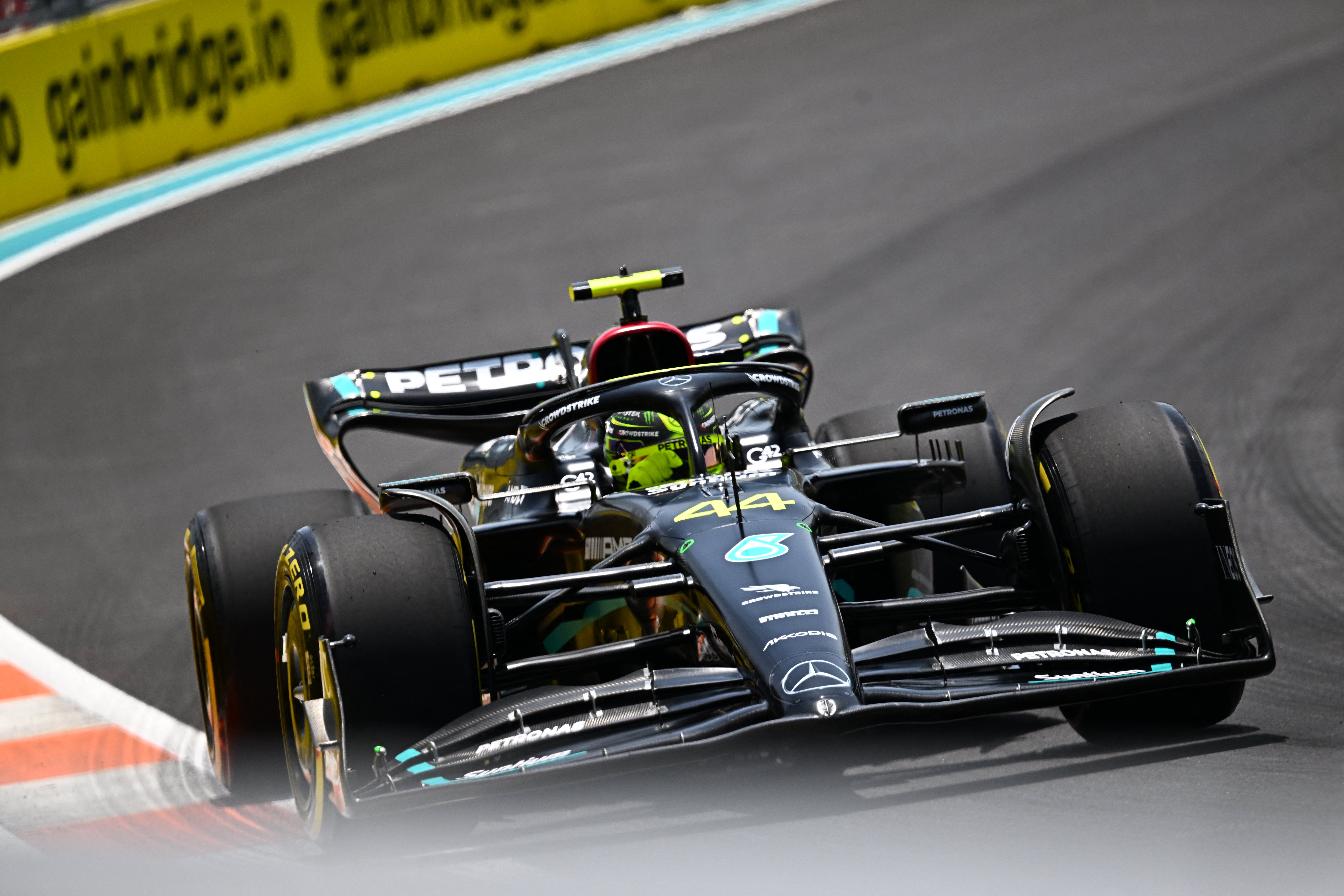 Hamilton medita sobre futuro más allá de la F1 y revela deseo de manejar un auto de Indy