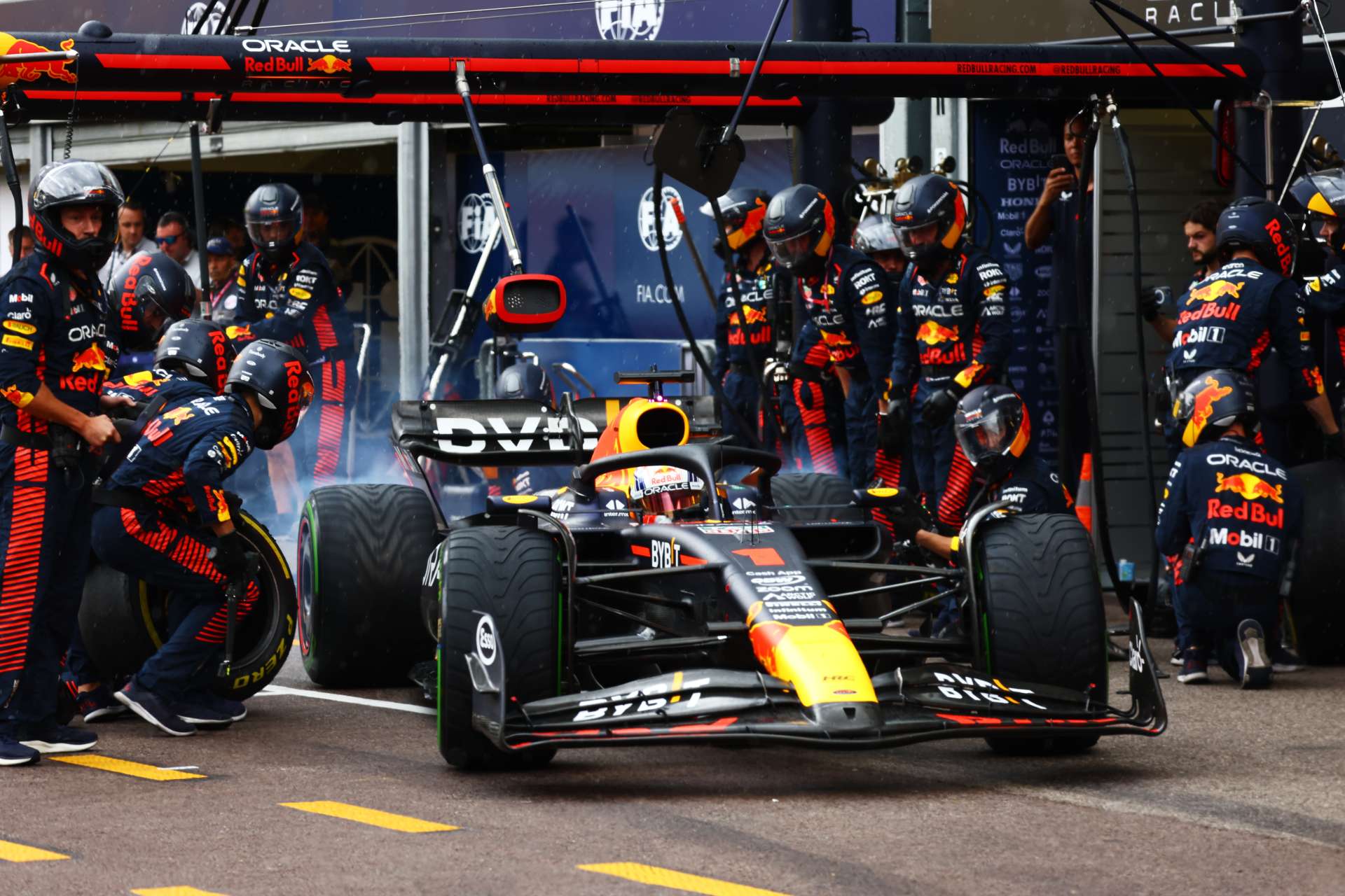 Red Bull vibra em Mônaco, mas crê que Alonso “teria pressionado” sem erro em pit-stop