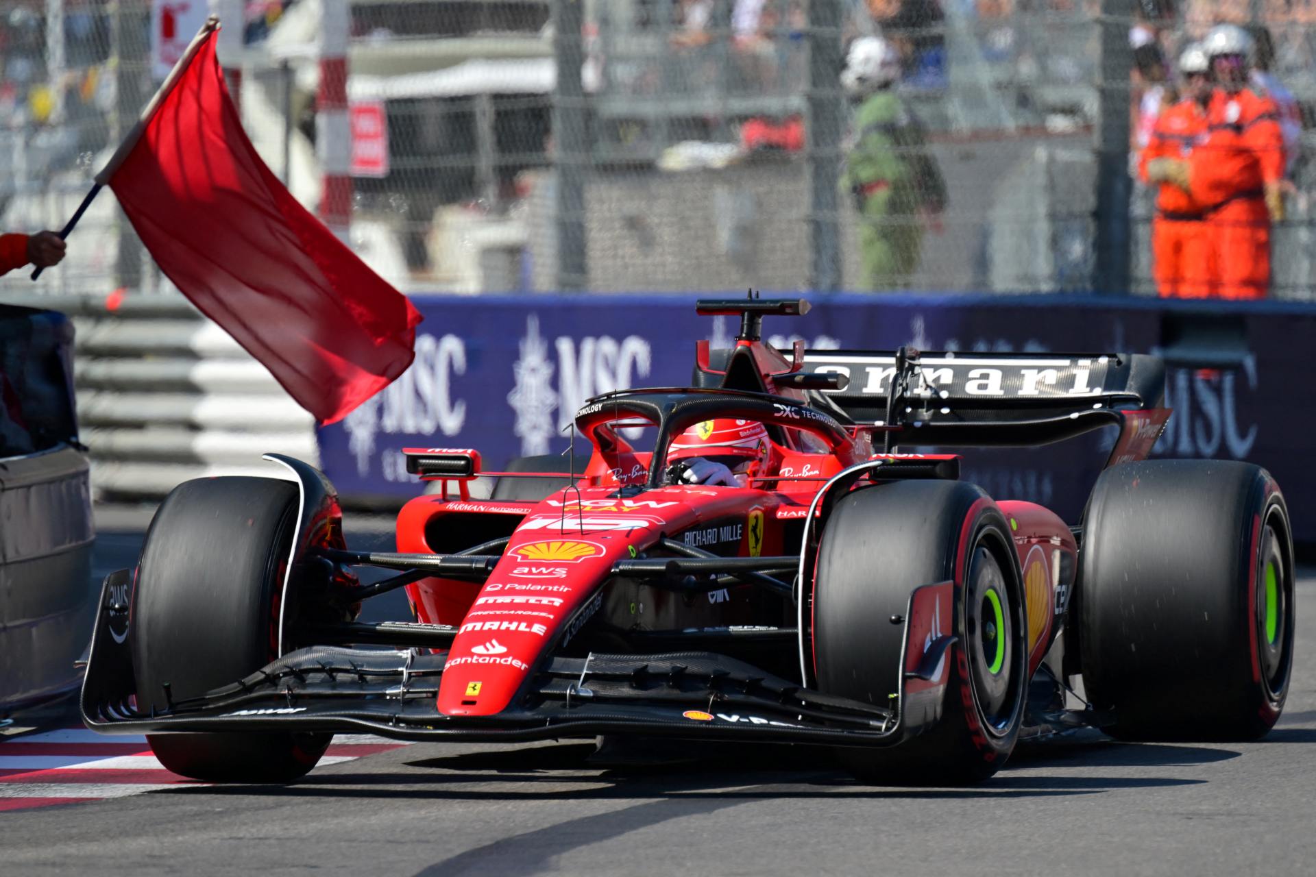 Leclerc é punido por bloquear volta rápida de Norris e cai para 6º no grid de Mônaco