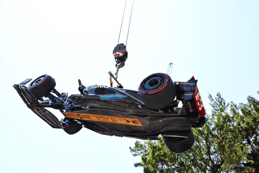 Mercedes se irrita com remoção “Cirque du Soleil” de carro de Hamilton em Mônaco