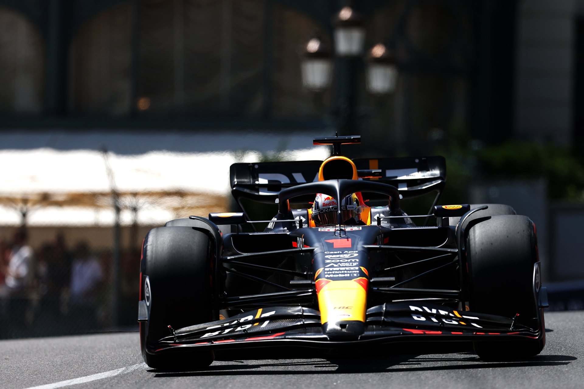Verstappen reitera força e lidera 1-2 da Red Bull no TL3 em Mônaco. Hamilton bate
