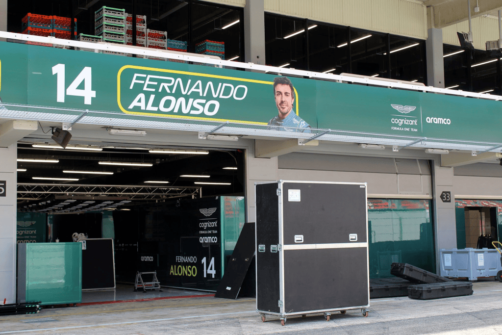 GP da Espanha aloca Alonso em box #33 e atiça fãs por 33ª vitória na Fórmula 1