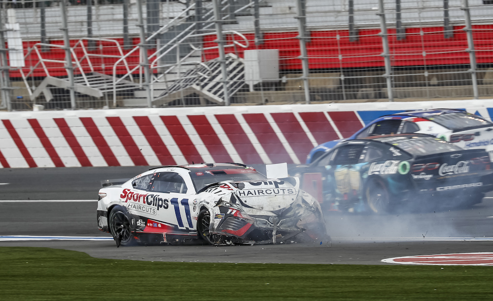 Nascar suspende Elliott de 1 etapa por bater de propósito em Hamlin na Charlotte 600