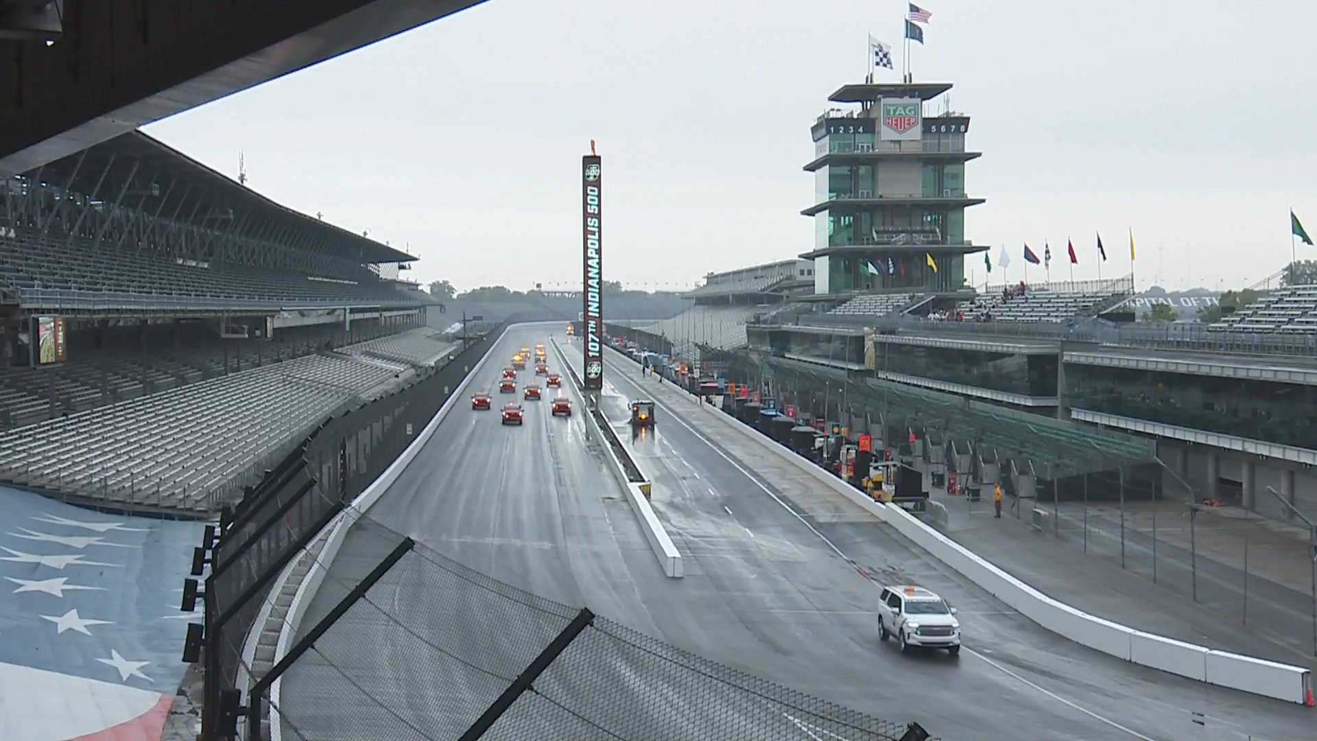 Lluvia obliga a cancelar actividades matutinas y  atrasa programación de ensayos de la Indy 500