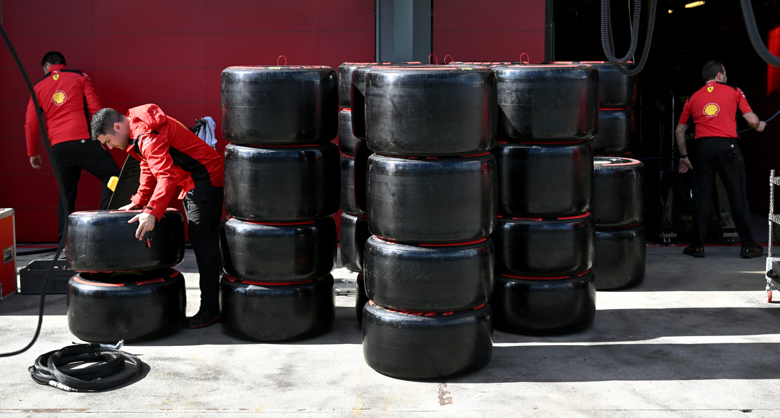 F1 se acerca a renovación de neumáticos: Pirelli establece una fecha para su salida