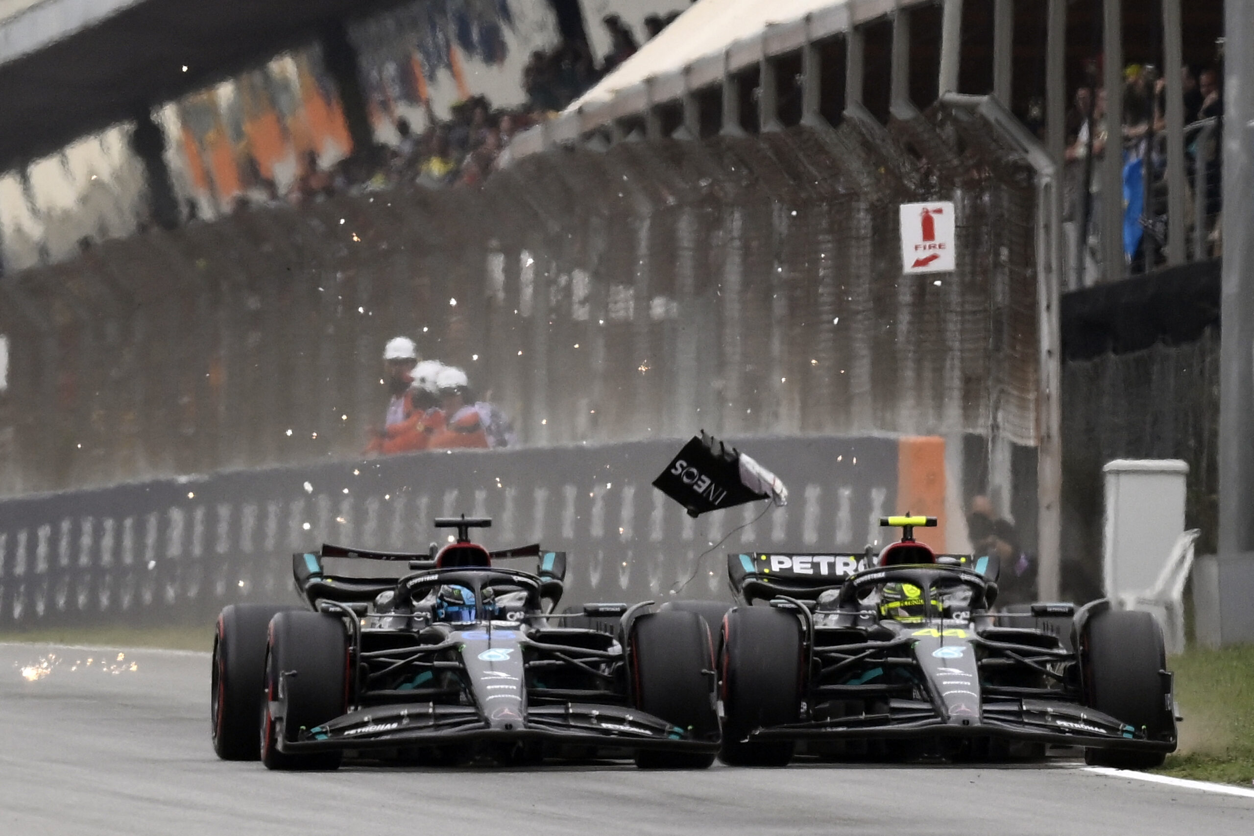 Russell se defiende de choque con Hamilton en España: “No sabía que estaba allí”