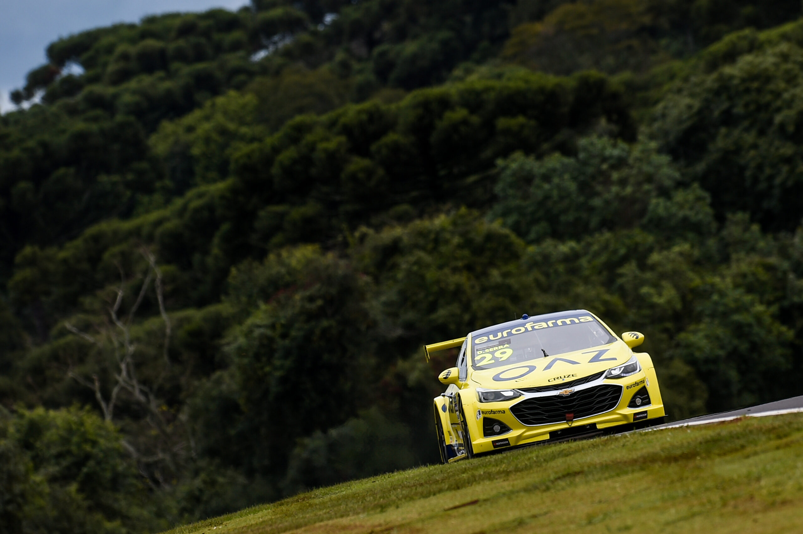 Serra exalta força da Eurofarma após triunfo em Cascavel: “Carro perfeito e vencedor”