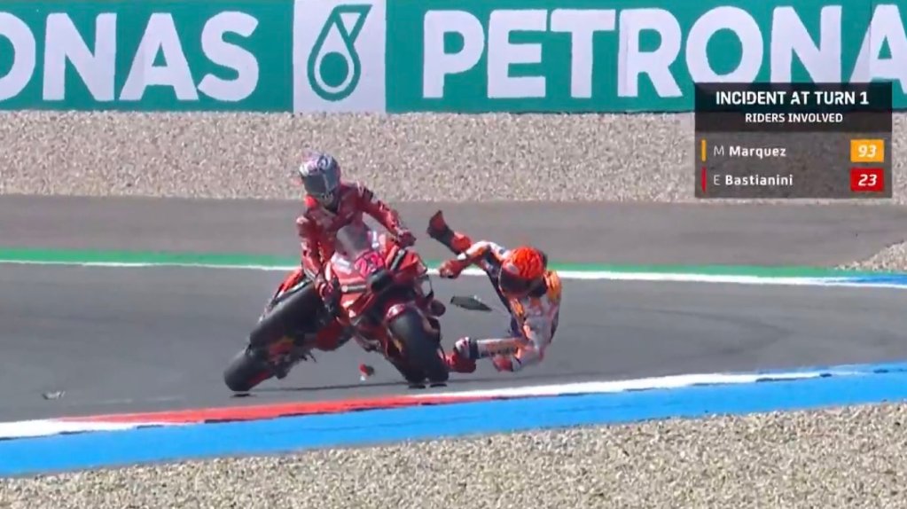 Marc Márquez toca traseira de Bastianini no Q1 e sofre mais uma queda na Holanda