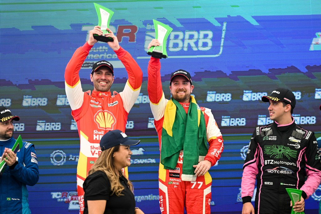 Osman/Lapenna faz valer mando de casa e vence no TCR Sul-Americano em Interlagos