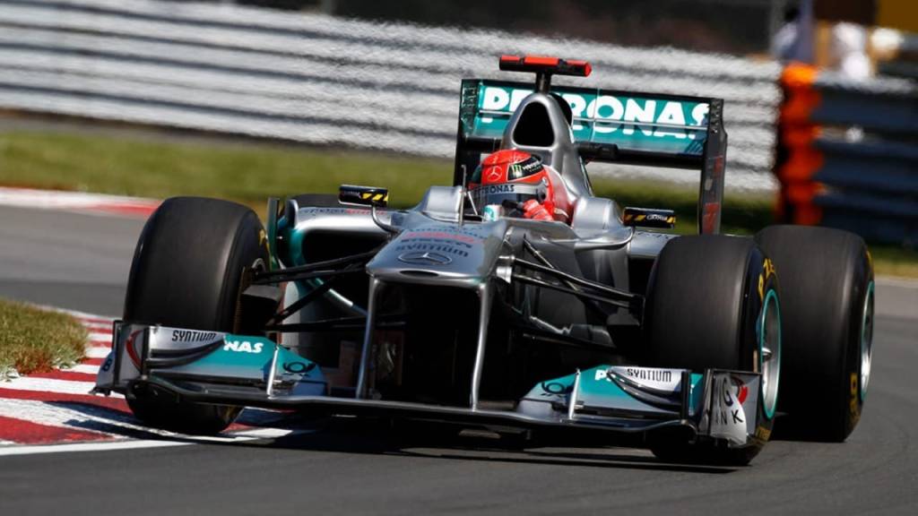 Mercedes anuncia participação de Schumacher em festival para guiar carro do pai