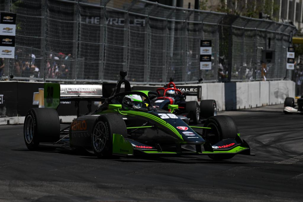 Siegel dá volta por cima após sábado e vence corrida 2 da Indy NXT em Detroit