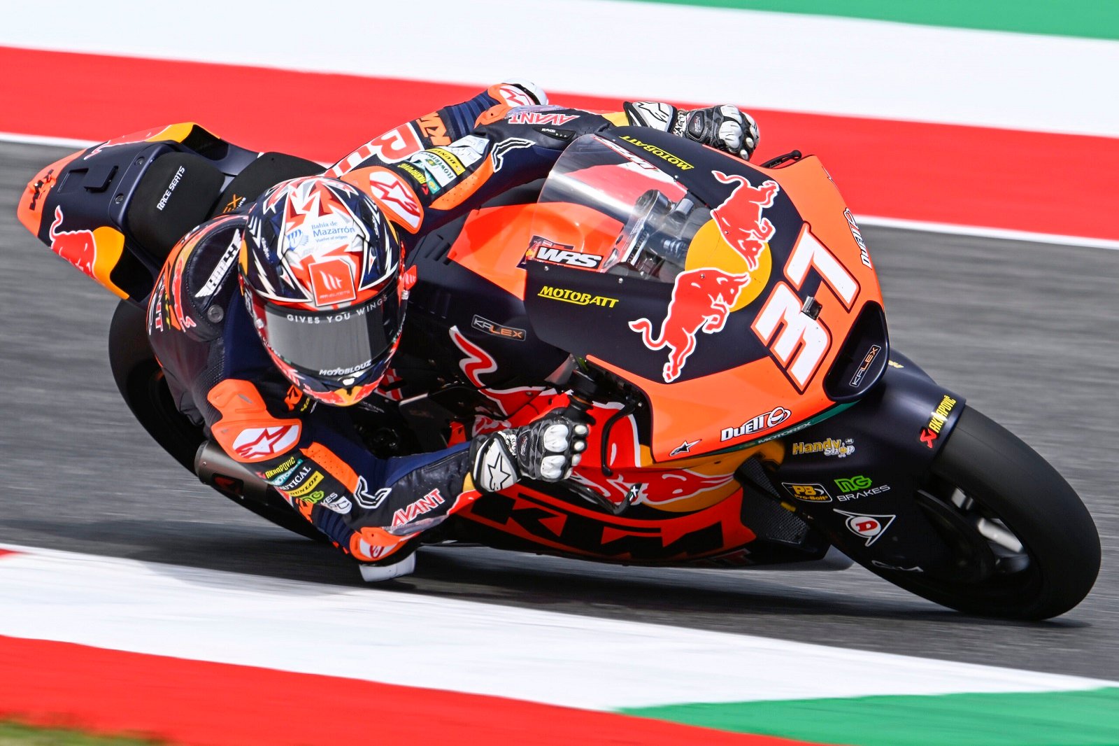 Acosta subjuga Moto2 e vence fácil GP da Itália. Arbolino é segundo
