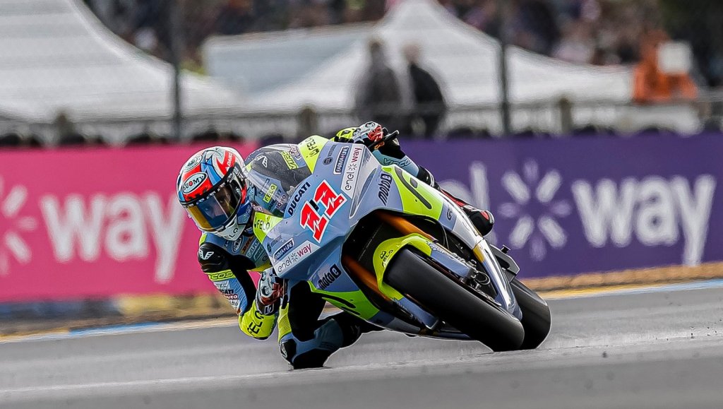 Ferrari segura Casadei e conquista poles para corridas da MotoE na Itália