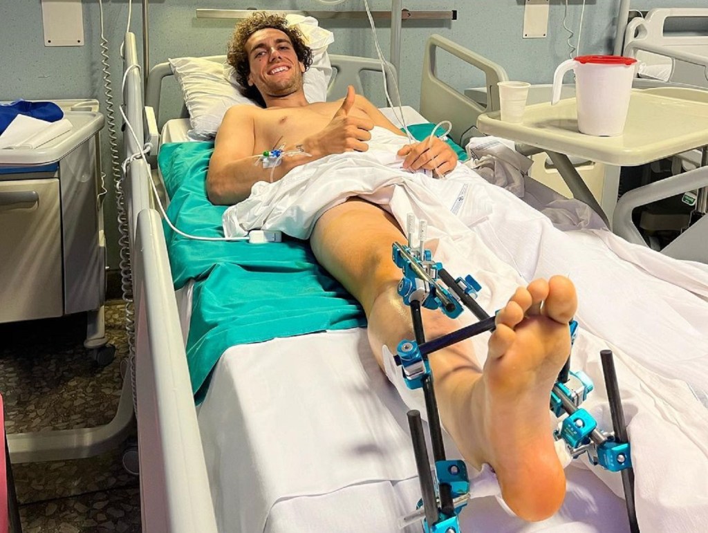 Rins es operado tras un accidente en Italia y espera una recuperación “no muy larga”