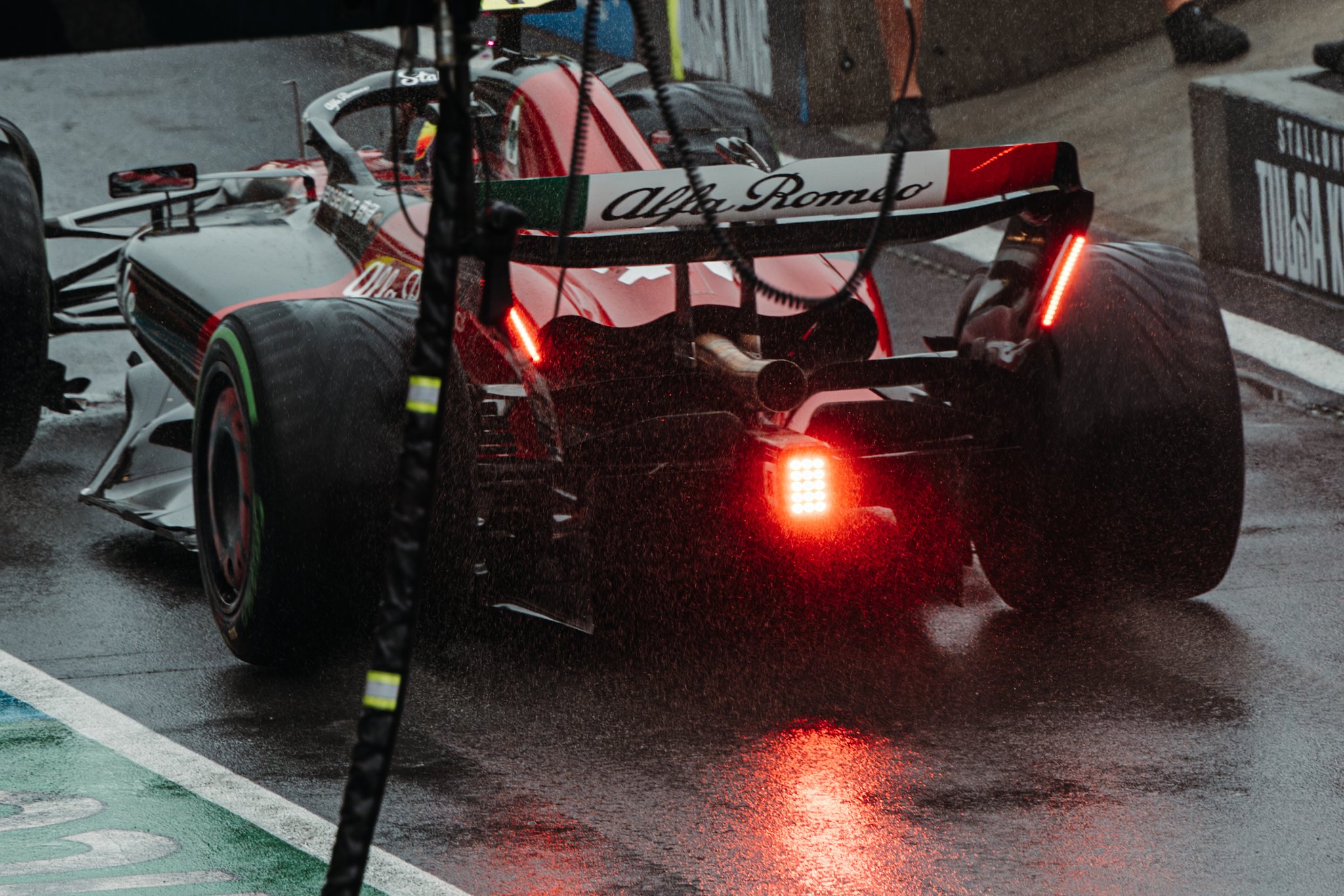Zhou estaciona na pista e causa bandeira vermelha no Q1 do GP do Canadá