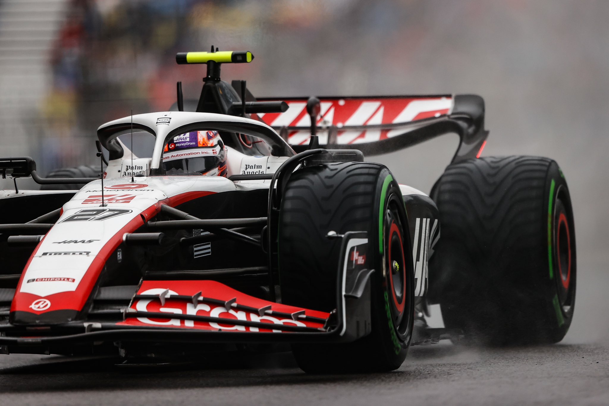 Hülkenberg pierde 3 lugares por no respetar bandera roja en Canadá; Alonso larga 2°