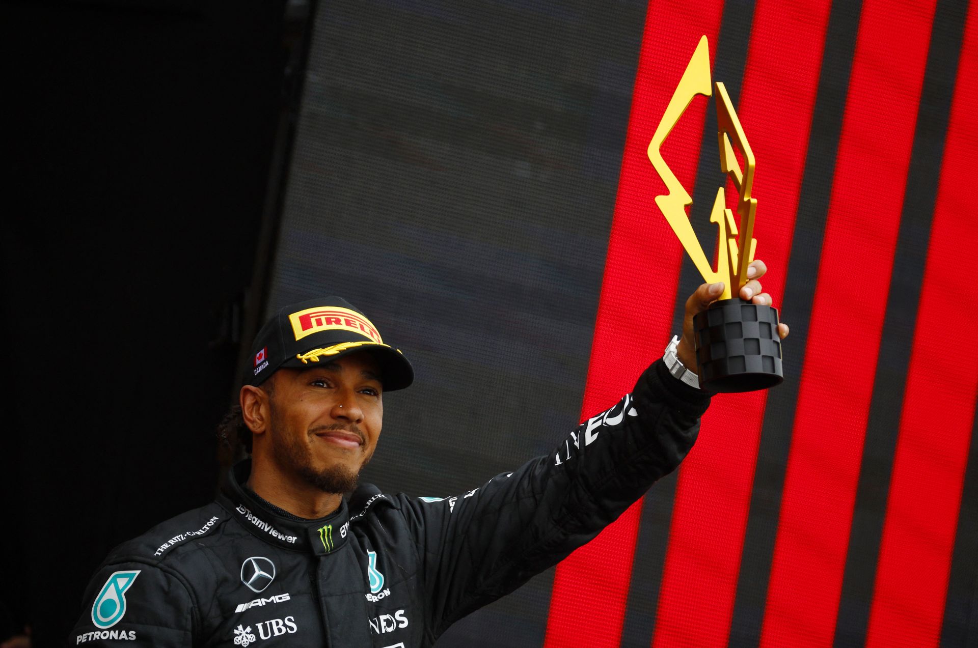 Hamilton vive ano de altos e baixos. E ainda assim segue muito acima da média na F1