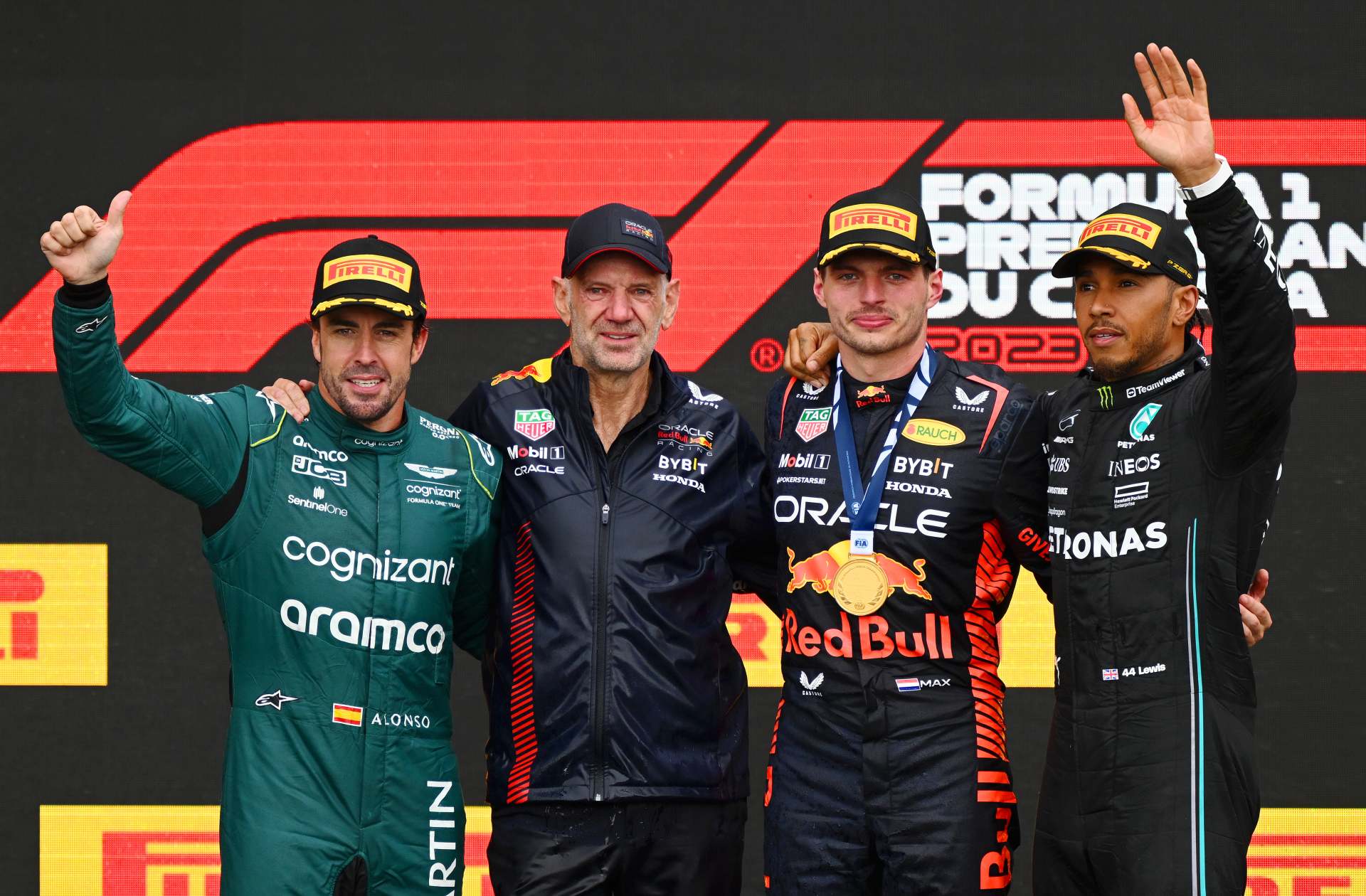 Alonso elogia e se diz feliz “por viver e pilotar” ao mesmo tempo em que Newey projeta na F1