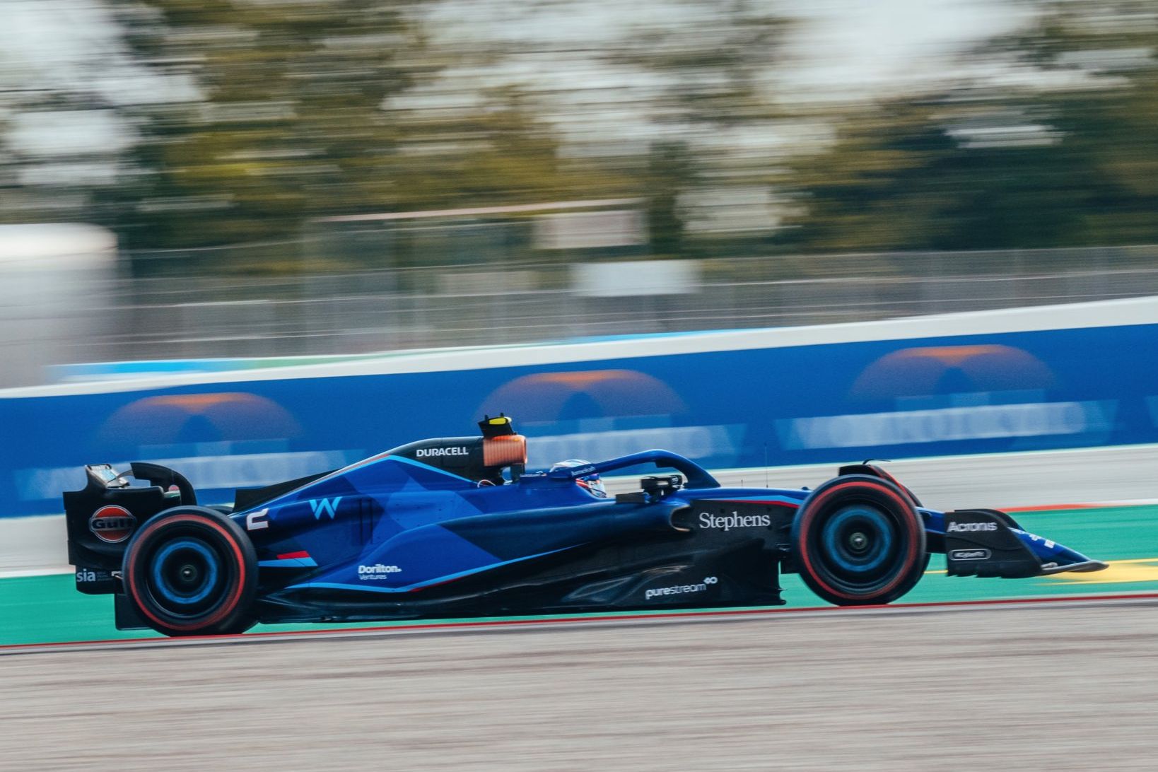 Williams promove troca de suspensão e faz Sargeant largar do pit-lane na Espanha