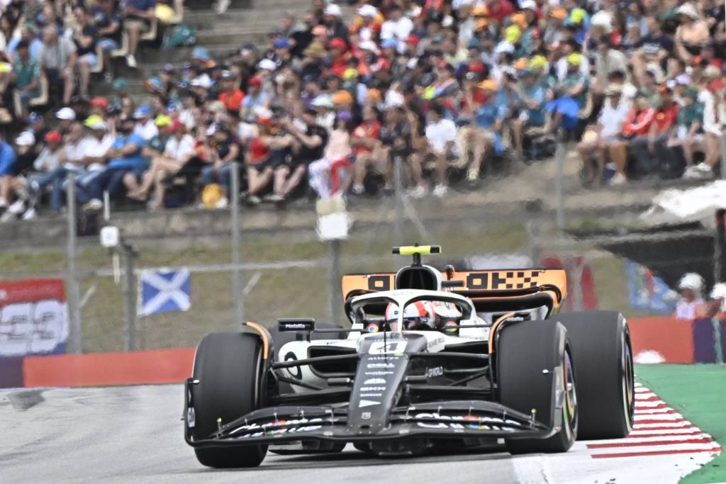 Hamilton diz que Norris teria grande resultado no GP da Espanha “se fosse mais paciente”