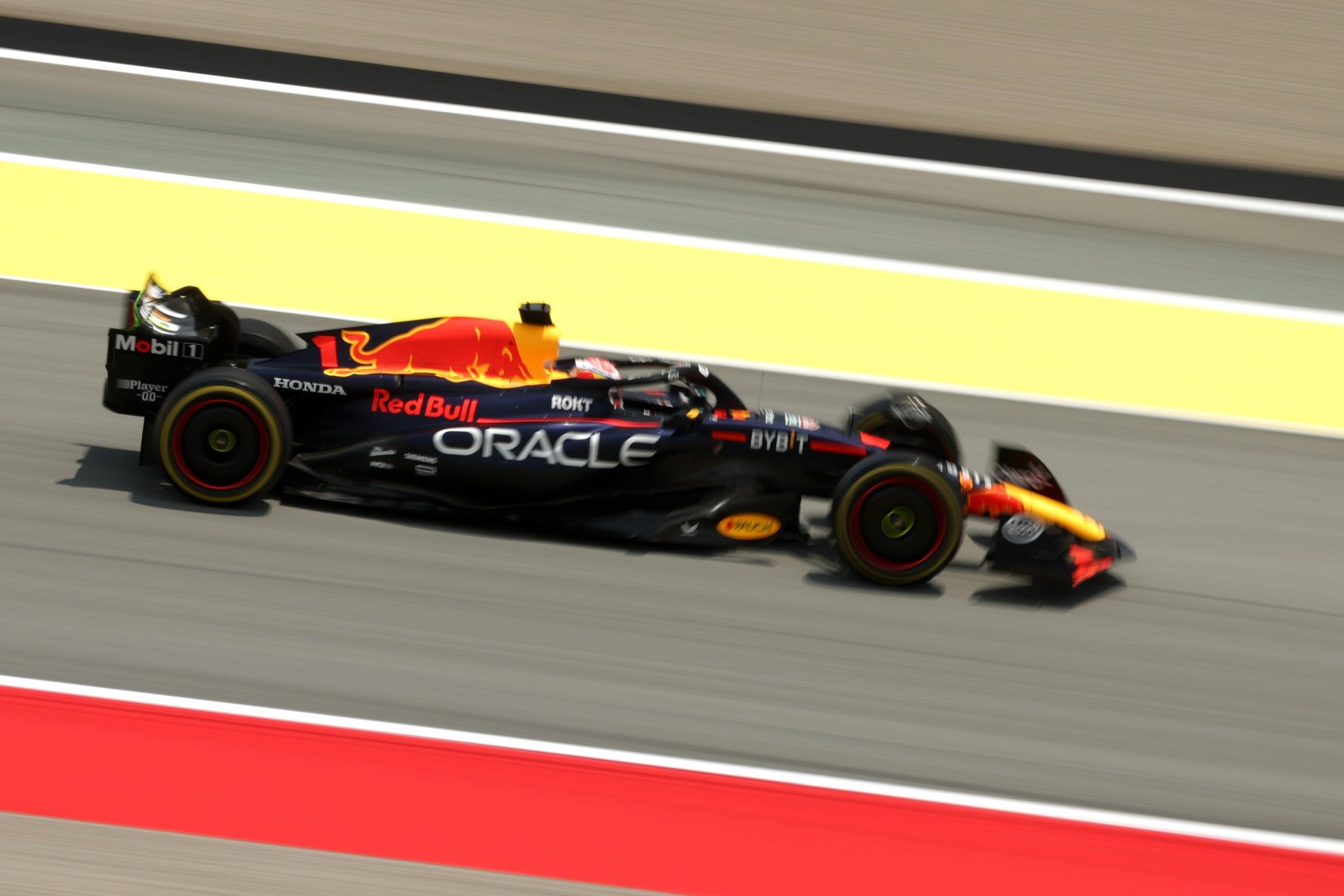 Verstappen, Russell e mais: pilotos relatam volta dos quiques no TL1 de Barcelona
