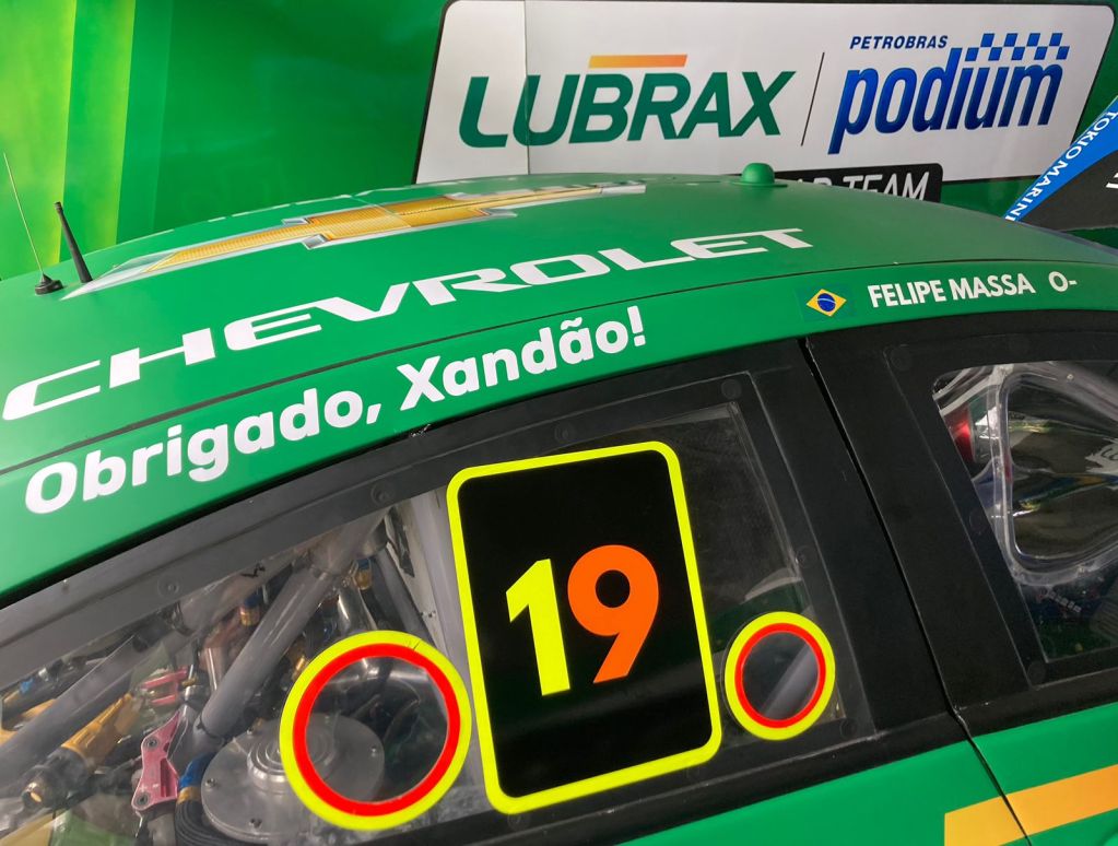 Massa destaca #9 em laranja para homenagem à Xandy Negrão em Cascavel