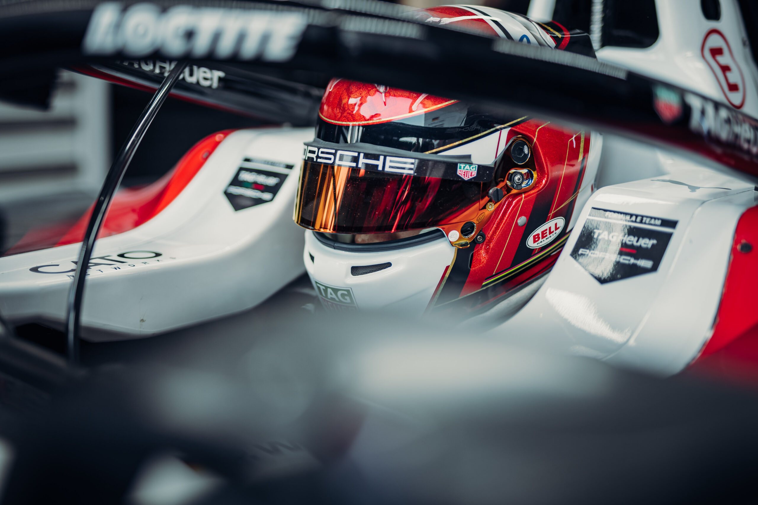Wehrlein aguanta la presión de Dennis y gana el eP 1 en Jakarta; Fenestraz, 19°