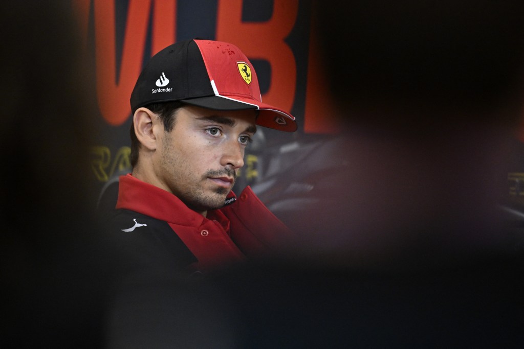Leclerc lamenta trabajo de Ferrari en boxes en carrera sprint de Spa: «Es preocupante»