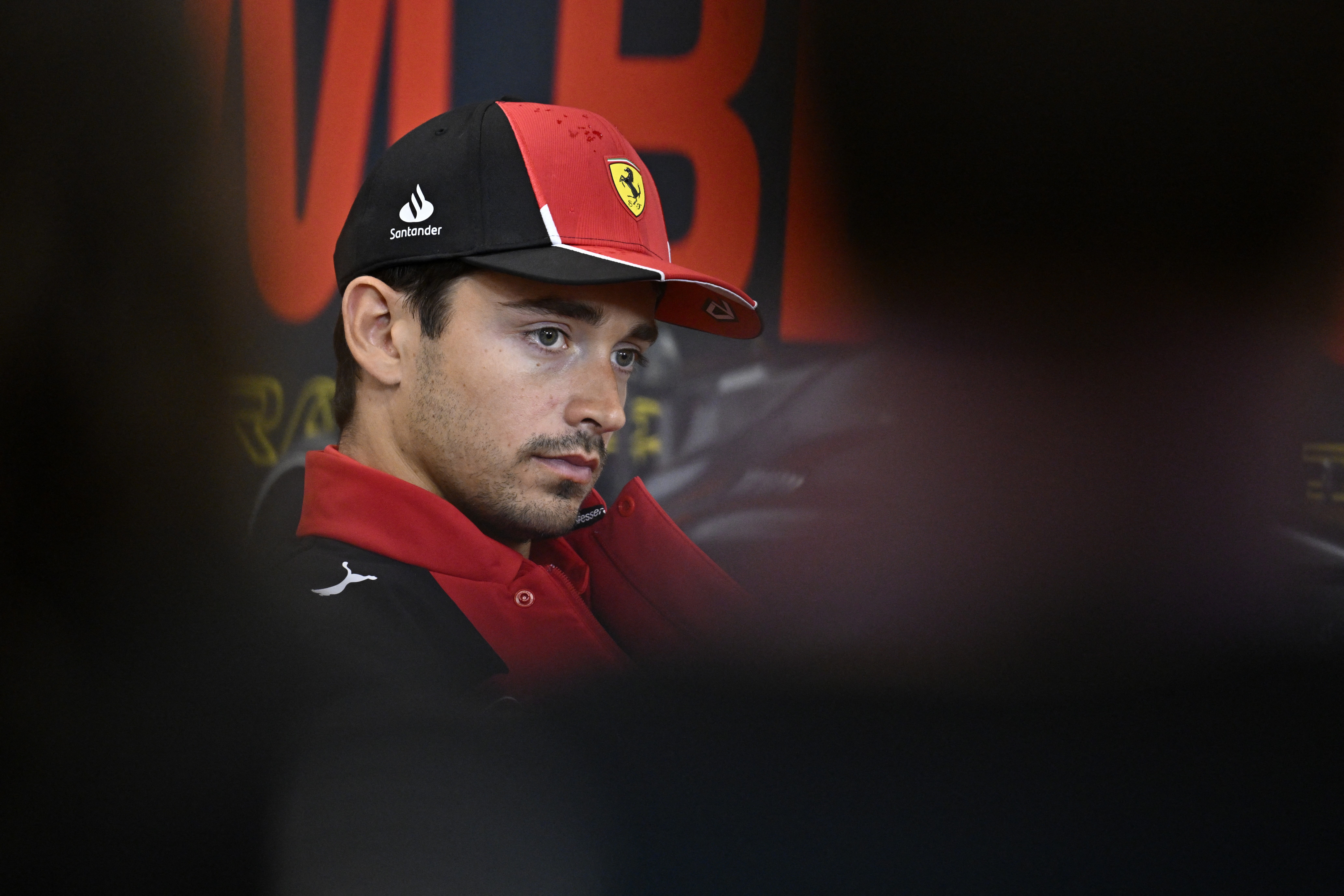 Leclerc lamenta trabajo de Ferrari en boxes en carrera sprint de Spa: «Es preocupante»