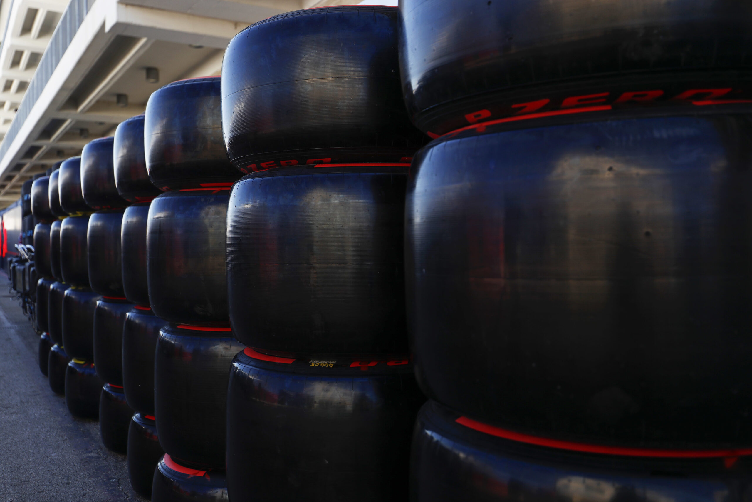 Pirelli determina una gama de neumáticos más duros para GP de Holanda y blandos para Italia