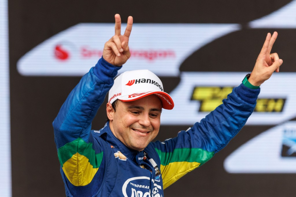 Massa brilha com pódios em Interlagos e dá sinais de competitividade na Stock Car