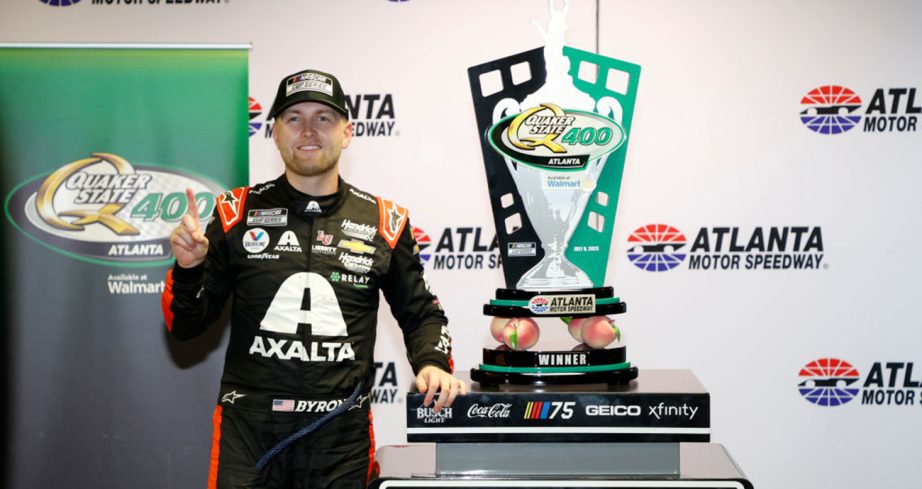 Byron supera danos e vence etapa da Nascar interrompida pela chuva em Atlanta 2