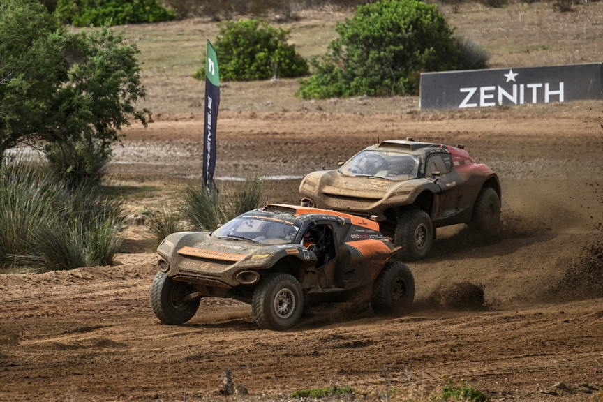 Kristoffersson/Åhlin-Kottulinsky vence primeira etapa da Extreme E na Sardenha