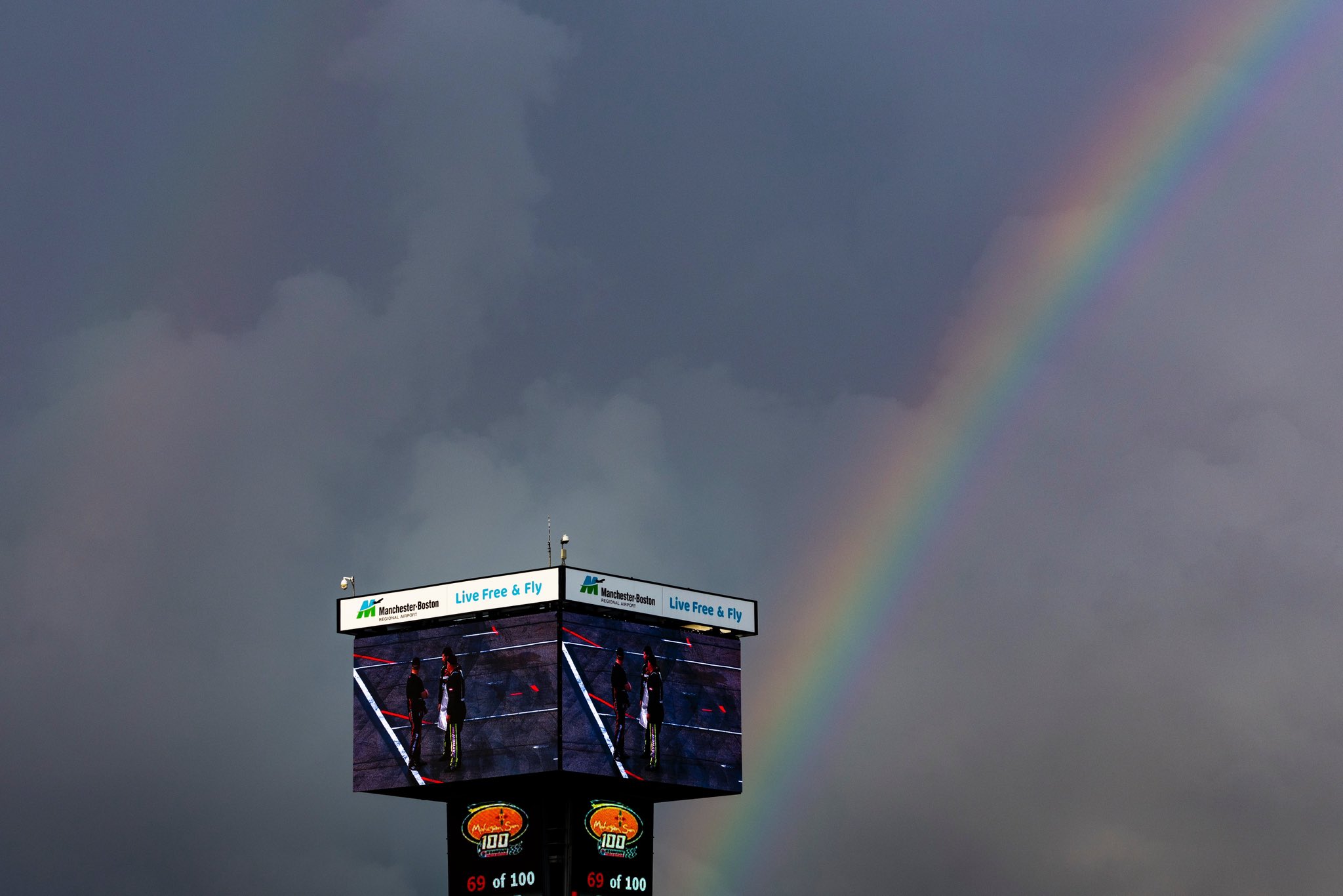 Nascar reprograma carrera para este lunes debido a lluvias en New Hampshire